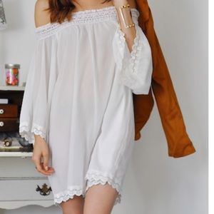 OFF THE SHOULDER WHITE ROMPER